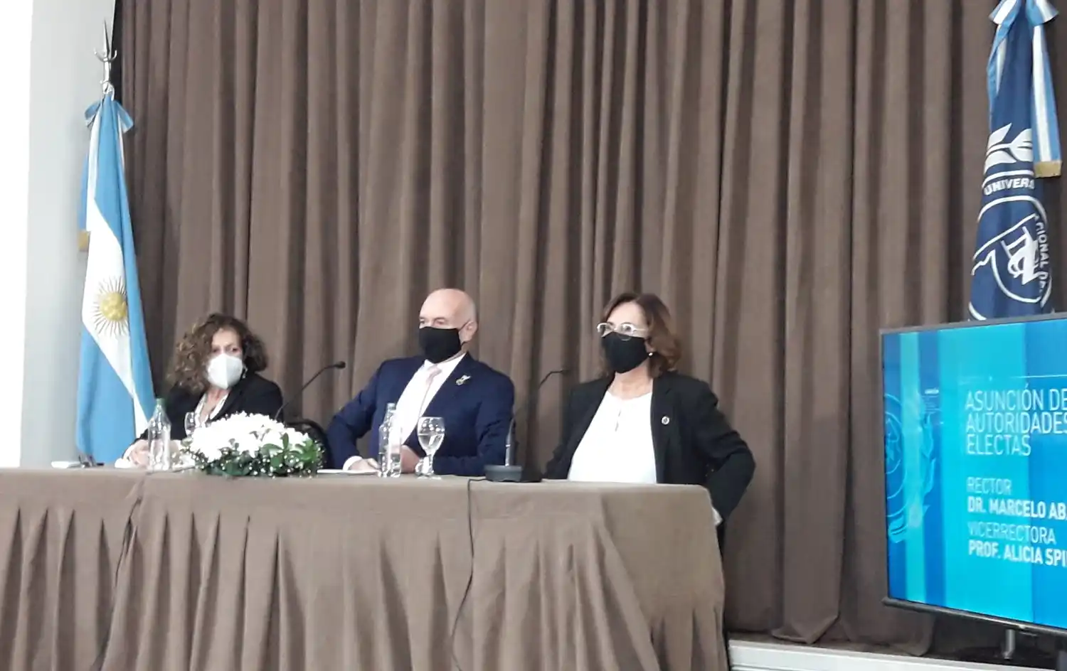 Marcelo Aba y Alicia Spinello asumieron formalmente al frente de la Unicen