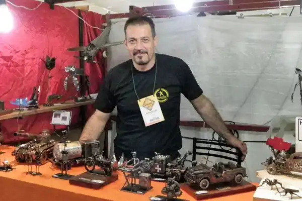 Colón: polémica por la expulsión de un artesano de la Feria por un cruce con el intendente Rebord