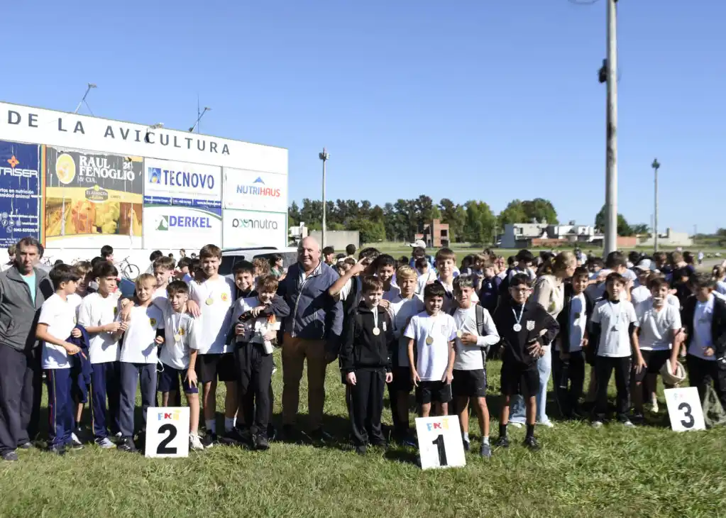 Crespo vivió el “Cross de las Escuelas” con una amplia participación estudiantil