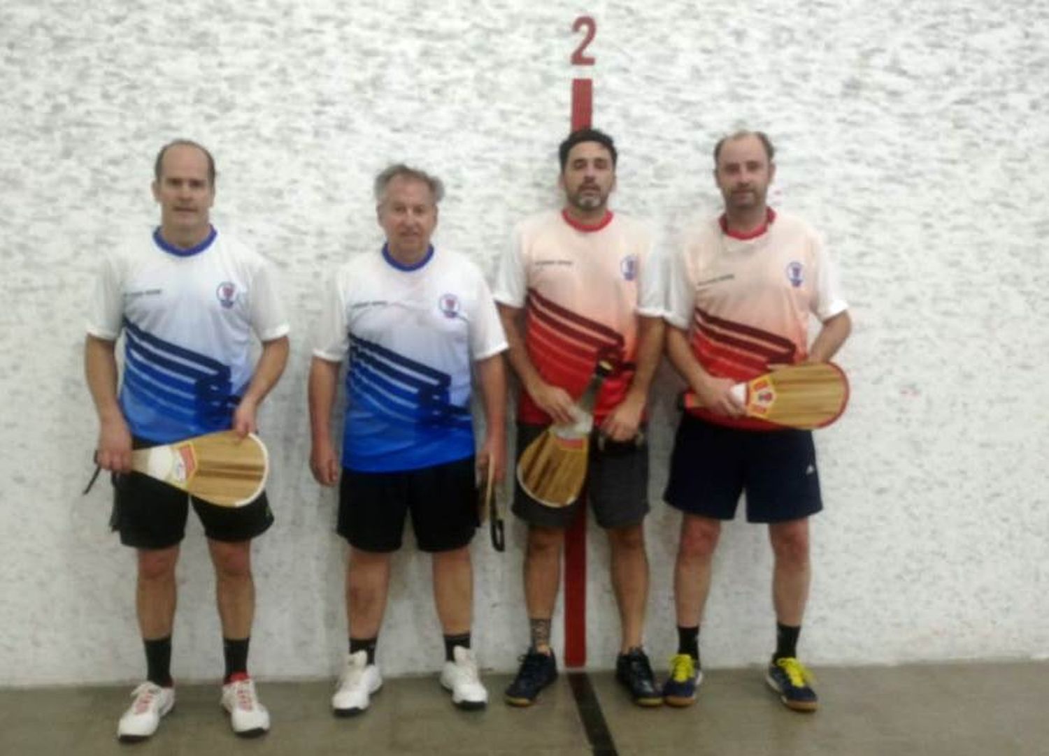 Actividad de pelota a paleta en Ferrocarril Sud
