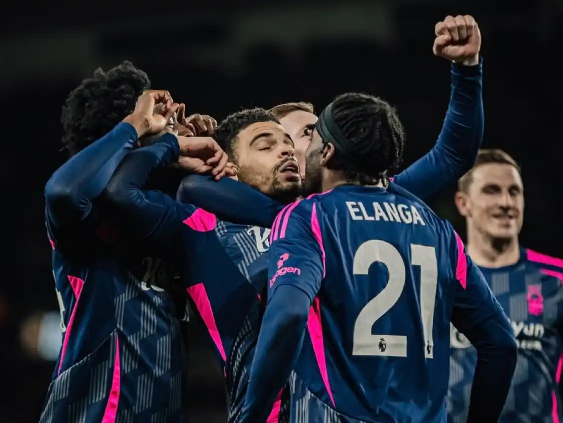 Nottingham Forest ganó y prolongó su gran momento