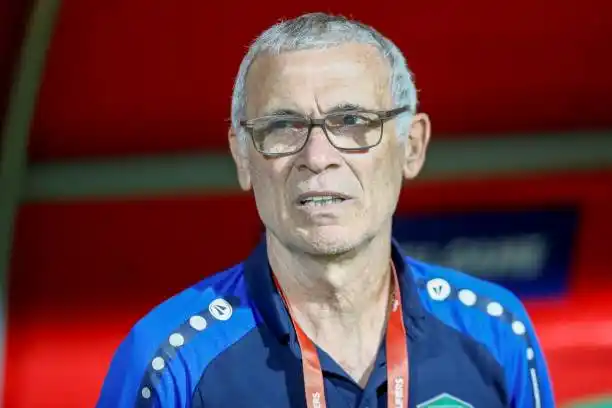 Cúper dirigirá a Siria