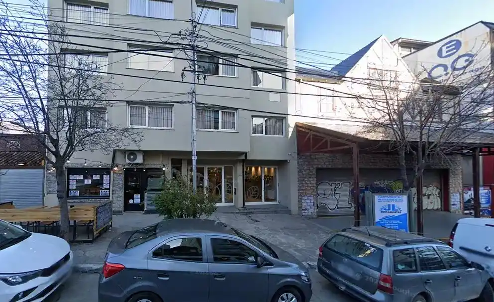 Los padres arribaron el martes a la ciudad rionegrina y esperan reunirse con el fiscal para poder conocer cómo avanza la investigación.