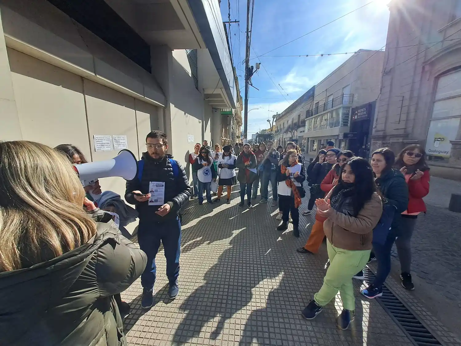 Integrantes gremiales de Gualeguay se manifestaron en el centro de la ciudad.
