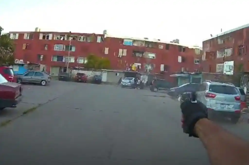 Feroz persecución en Morón para atrapar a un grupo de ladrones que habían robado un auto captura