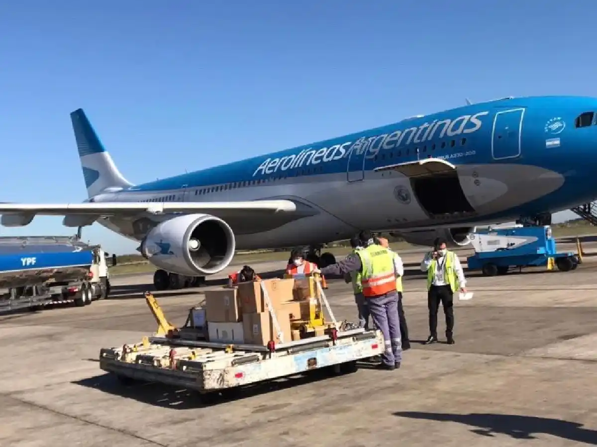 Partió el segundo vuelo de Aerolíneas Argentinas a China para traer insumos médicos