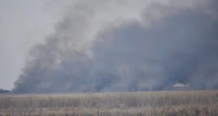 Siguen los incendios en las islas: Hay casi cien focos más que el martes y San Pedro está cubierto de humo