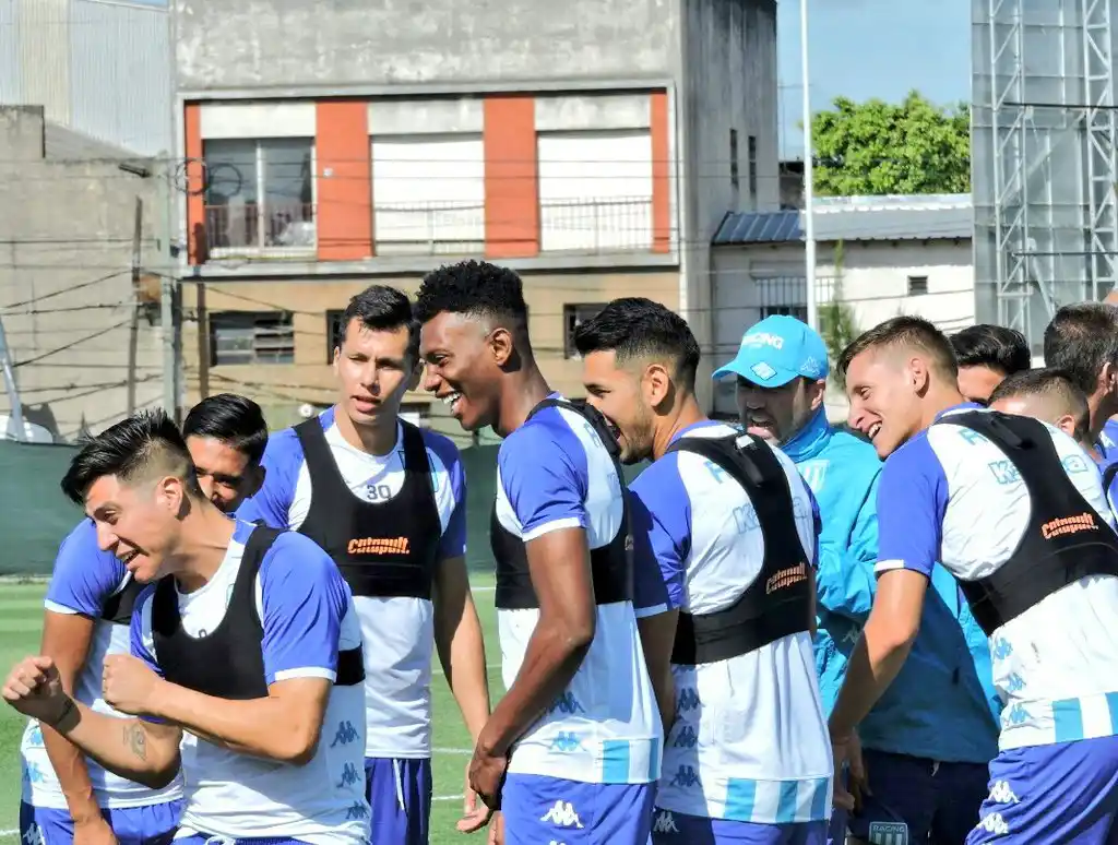 Racing podrá contar con Sigali en Sana Fe