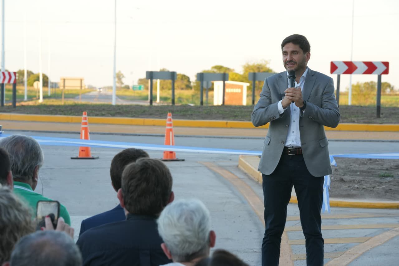 Pullaro inauguró la rotonda de ingreso a Humboldt