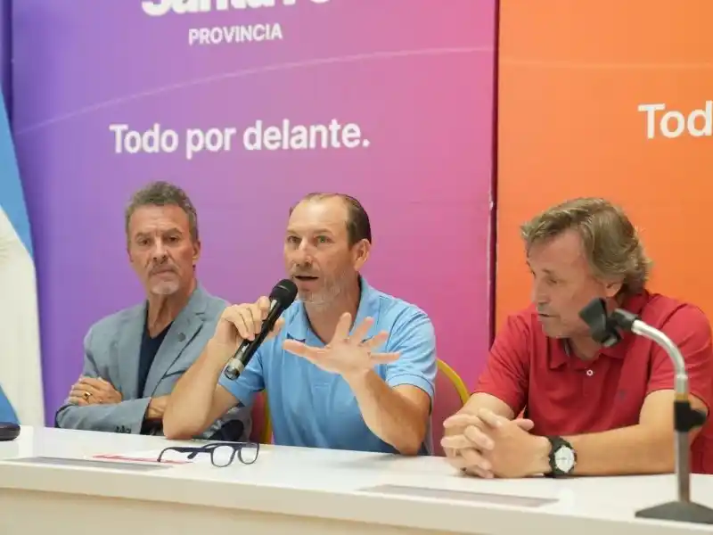 Fernando Maletti durante la conferencia de prensa.Foto: PRENSA GOBIERNO DE SANTA FE