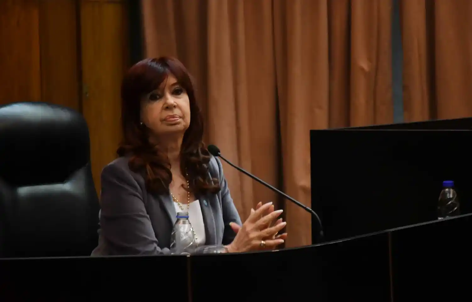 Cristina Kirchner criticó ferozmente a Milei y advirtió sobre una “creciente descomposición institucional” en el país