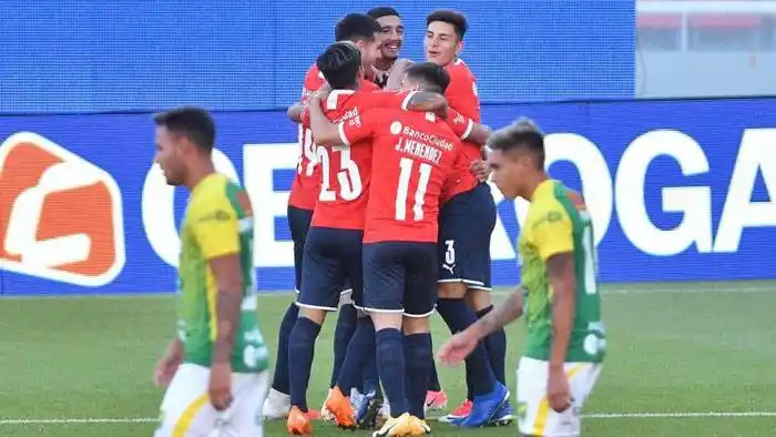 Independiente sacó ventajas en el inicio y superó a Defensa y Justicia