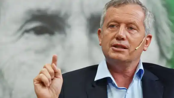 Delicada denuncia de Emilio Monzó: Dijo que intentaron ingresar a su departamento y a su despacho y le apuntó a la SIDE