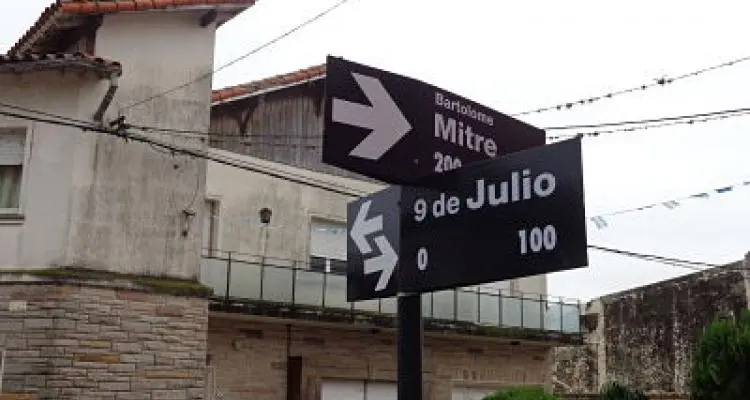 Reponen carteles con los nombres de las calles