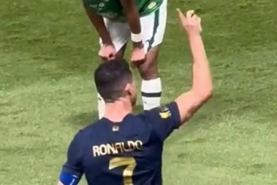 VIDEO | A Cristiano Ronaldo le gritaron "Messi... Messi..." y reaccionó con un polémico gesto