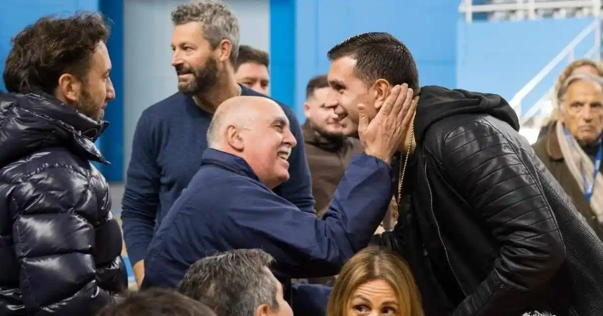 "Dibu" Martínez y Jorge Peta, durante un encuentro en Mar del Plata.