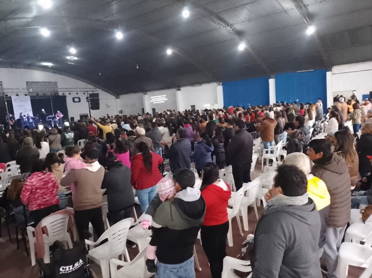 Más de 1.000 participaron de la celebración de Pentecostés.