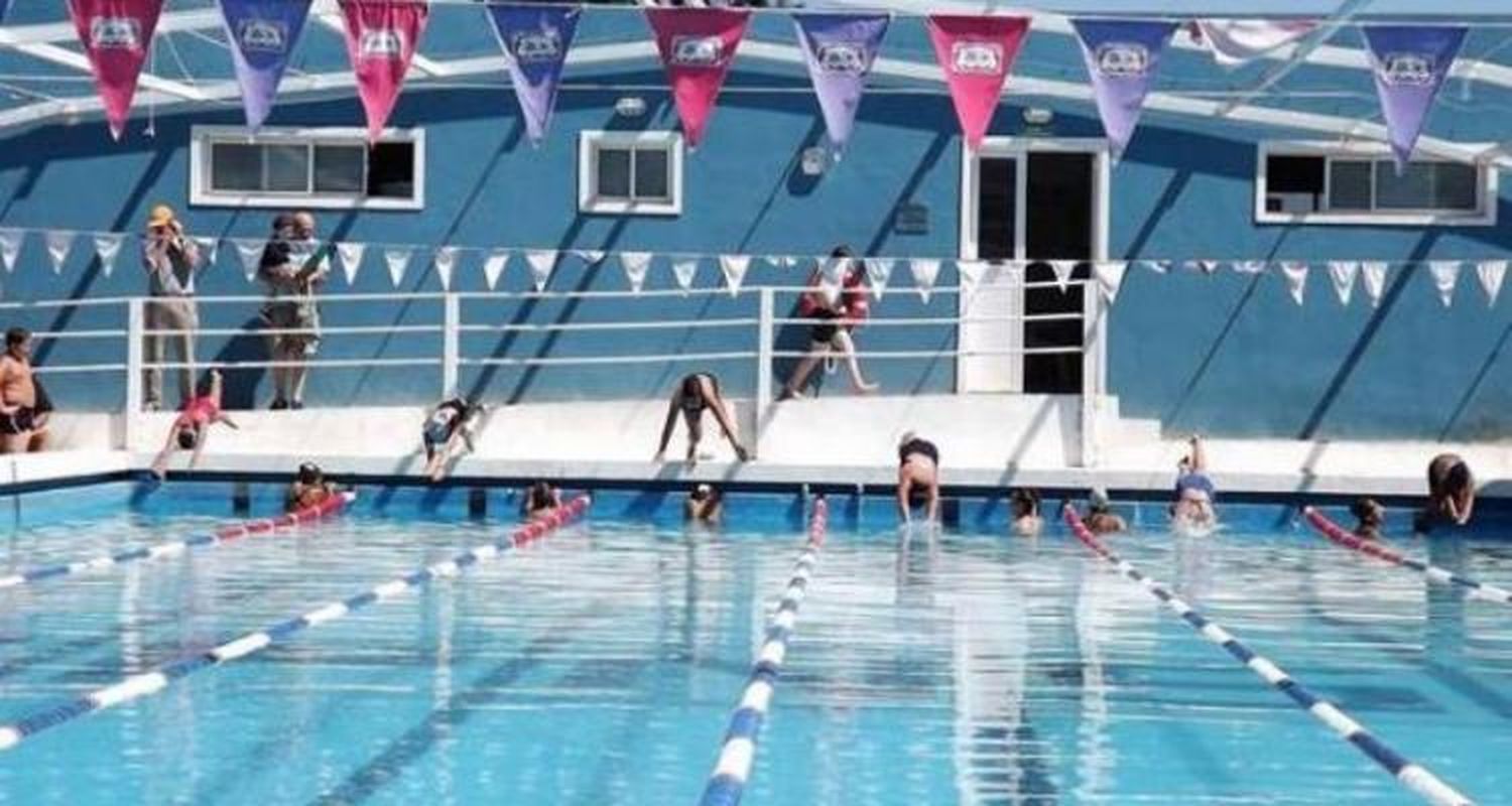 Náutico y Pescadores con mucha actividad en pileta