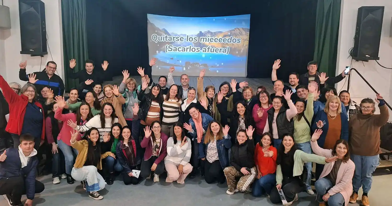 Larroque: Carolina Larreteguy brindó la Charla “Cómo comunicarse correctamente”