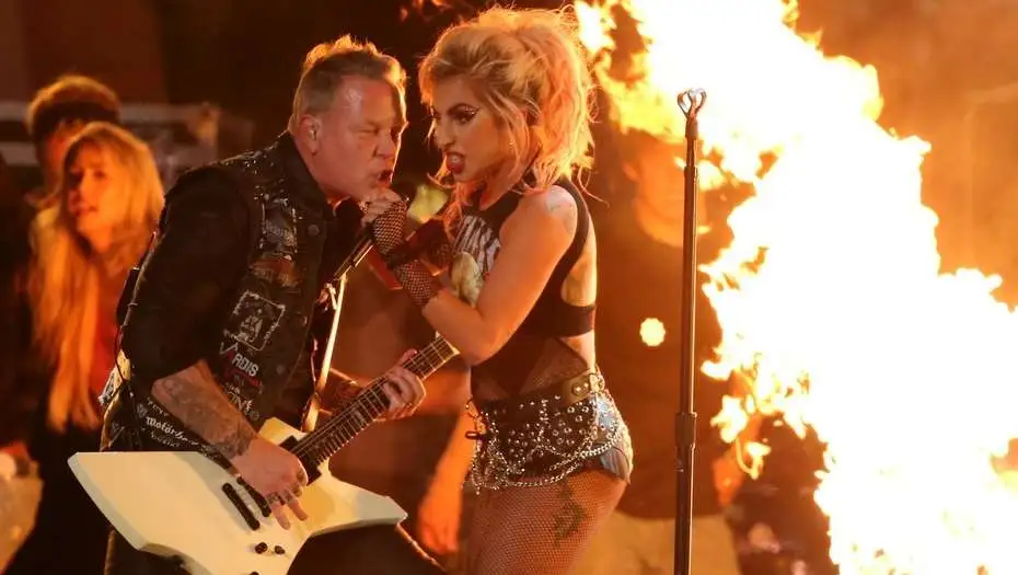 Grammy 2017: el poderoso show de Metallica con Lady Gaga