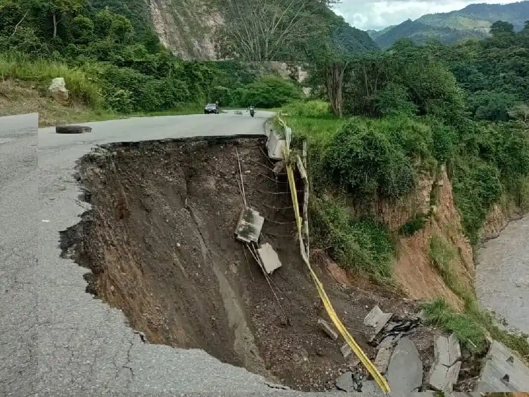 SE COMPLICA SITUACIÓN de Mérida: vías cerradas por derrumbes y sectores sin agua