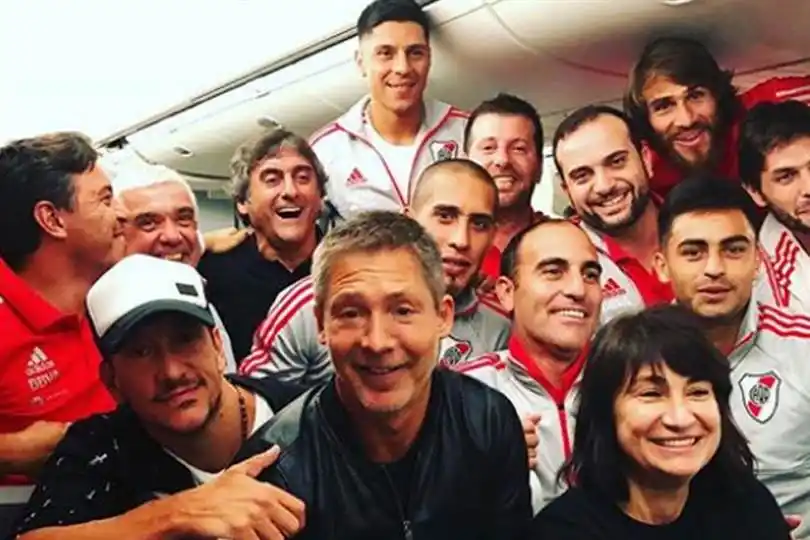 River festejó los 42 de Marcelo Gallardo en pleno vuelo