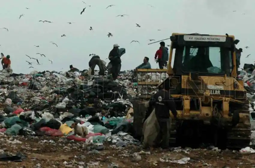 UOCRA: "Hay un montón de cosas que no se hicieron en el basural"