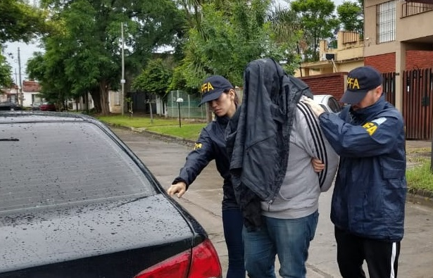 Cayó líder de banda de secuestradores: Fingían ser promotoras, seducían a las víctimas y los entregaban