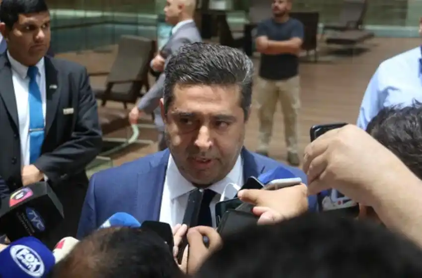 Angelici: "No aceptamos jugar ningún partido"