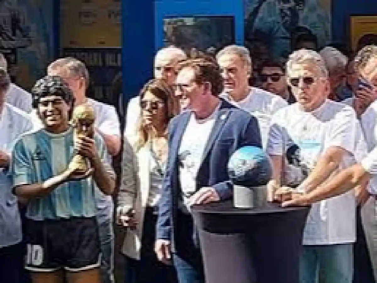A dos años de su muerte, los campeones del mundo homenajearon a Maradona en Qatar