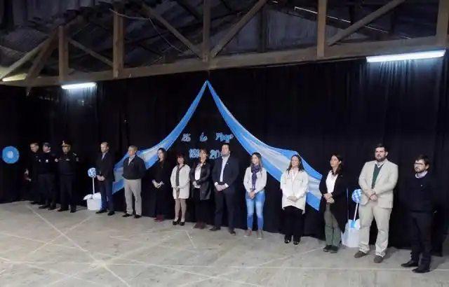 Se desarrolló el acto para
conmemorar el 25 de Mayo
