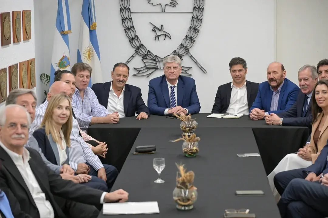 Gobernadores peronistas se alinean contra rebaja de Ganancias