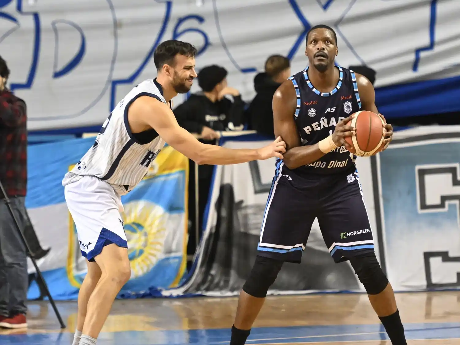 Al Thornton volvió a ser figura de su equipo y es el goleador de la Liga Nacional en la fase regular.