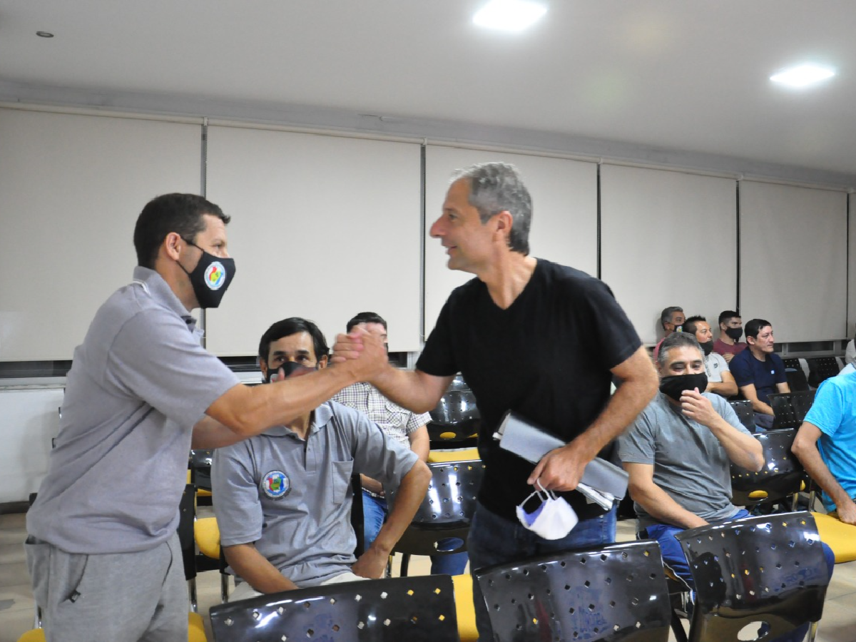 Bernarte apeló al juego de  las sillas para mostrarse en su  primera semana de gobierno   