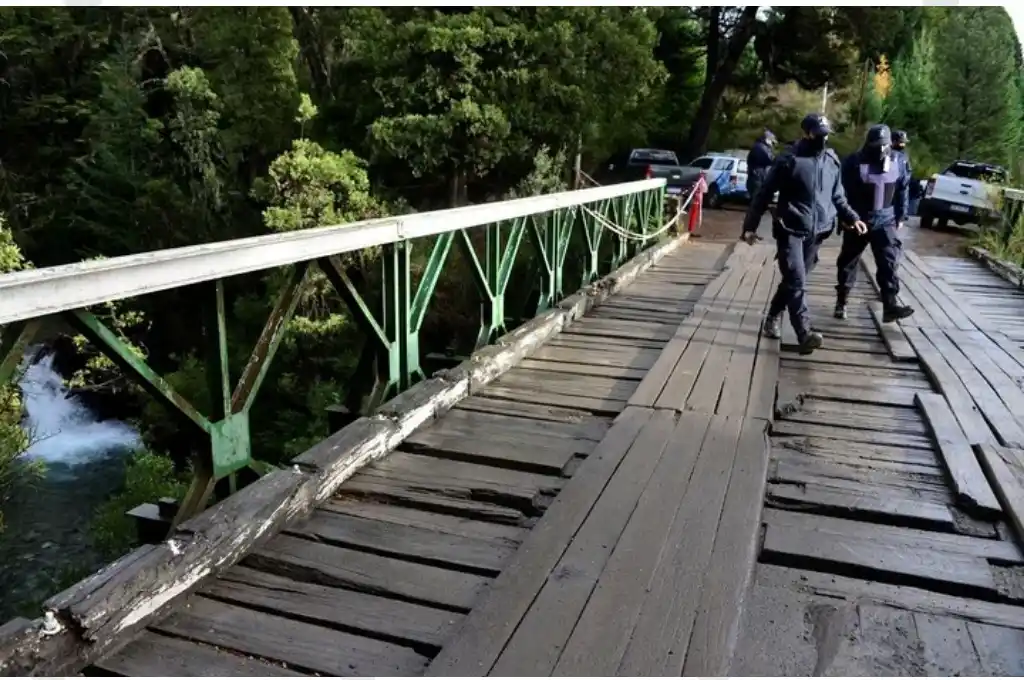 Una joven murió al caer de un puente en Bariloche