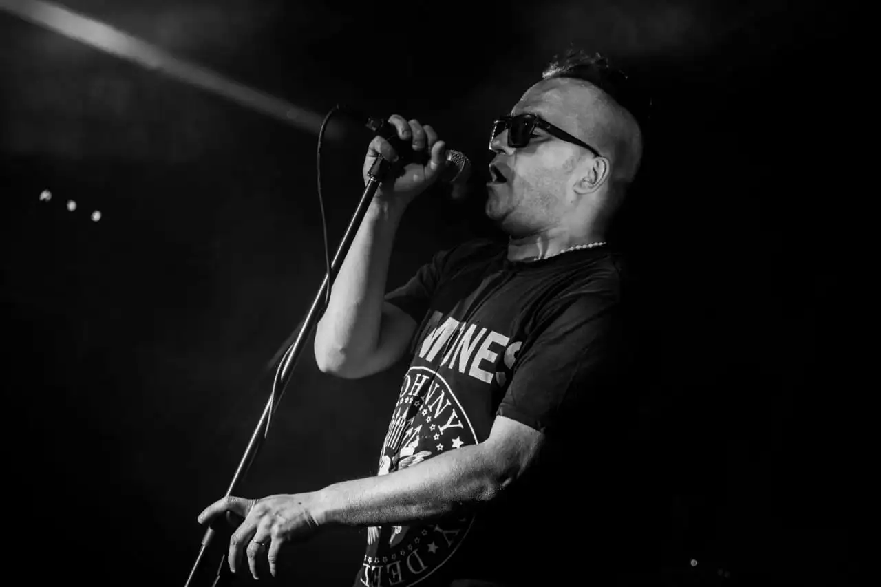 Mariano Pontaroli en pleno show de The Nylons.