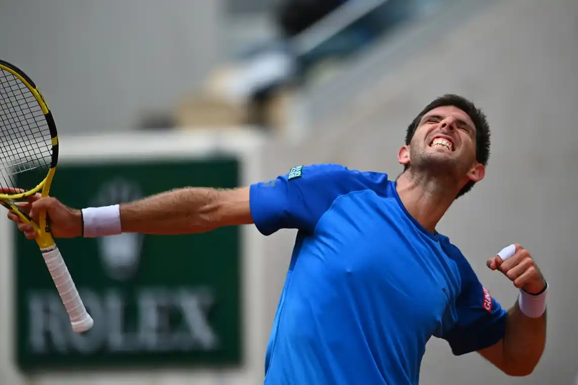 Delbonis reafirmó su buen momento, venció a Fognini y avanza Roland Garros