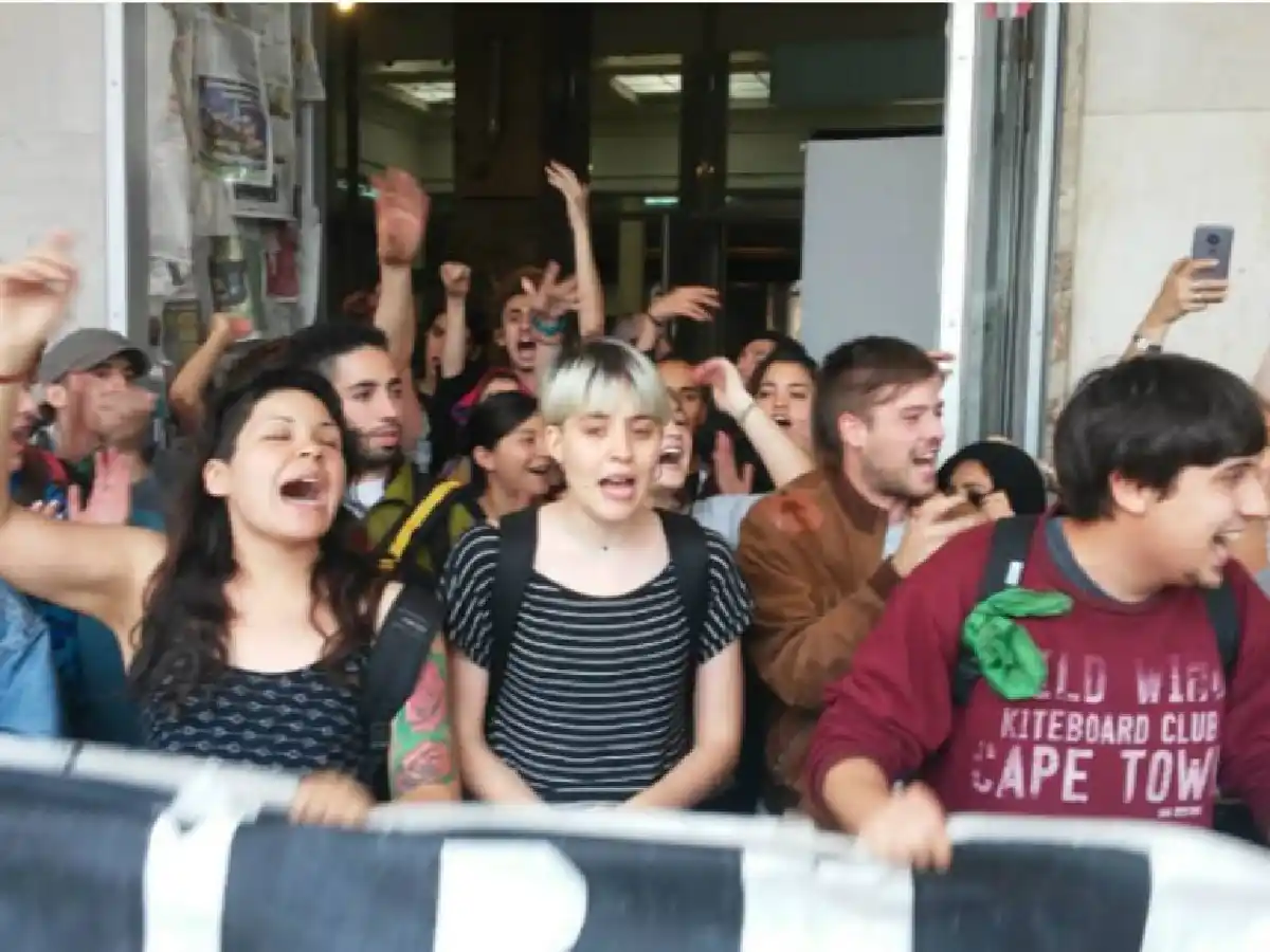 Toma del Pabellón: imputan a 28 alumnos y a una profesora