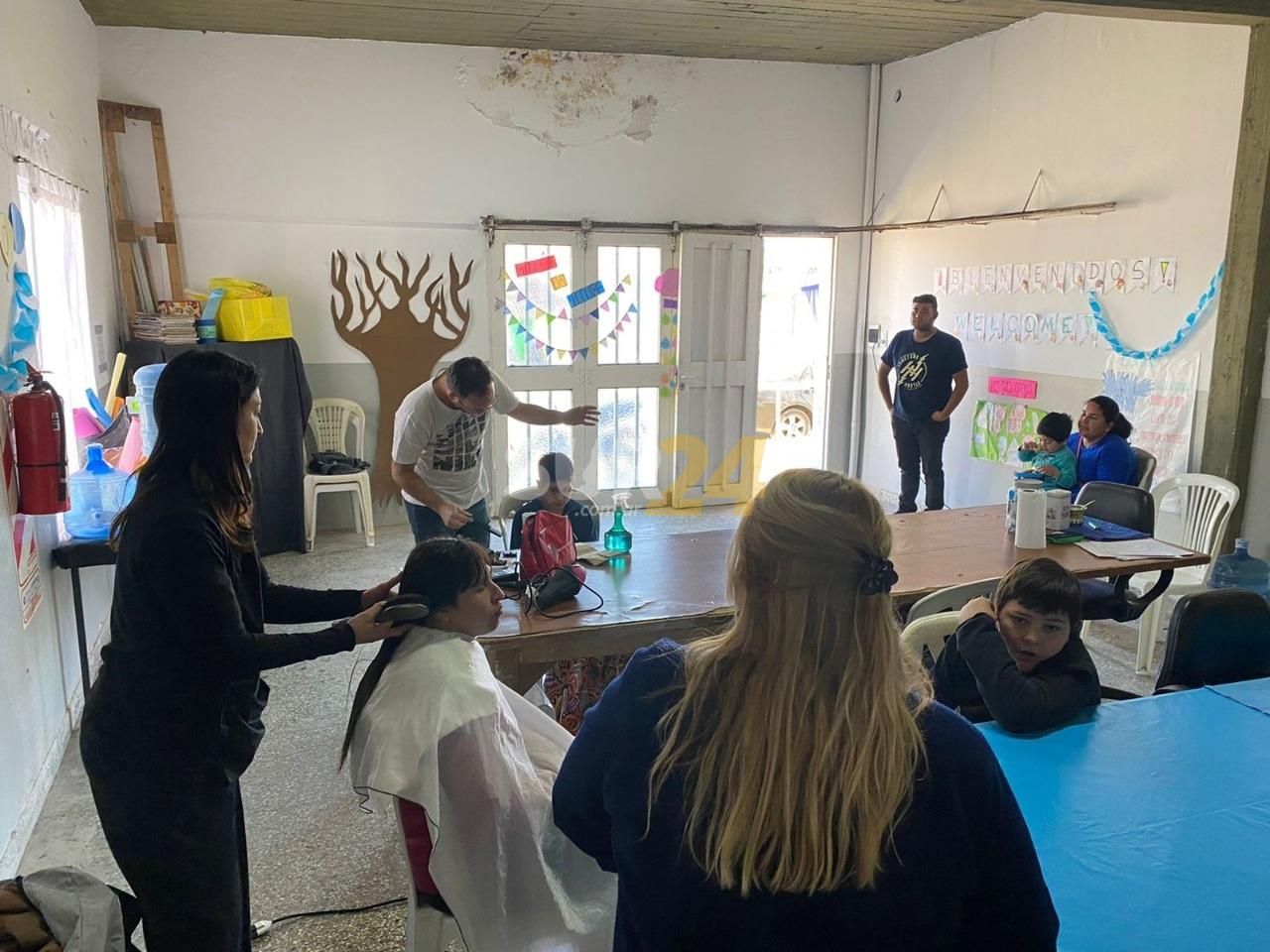 “Tijeras Solidarias” prestó sus servicios a veccinos del barrio San José Obrero