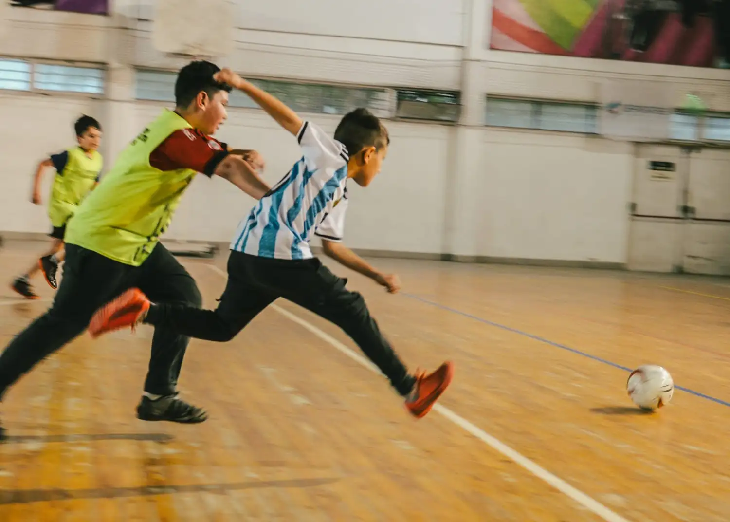 El programa otorga un voucher mensual que permite solventar actividades deportivas, culturales y artísticas.