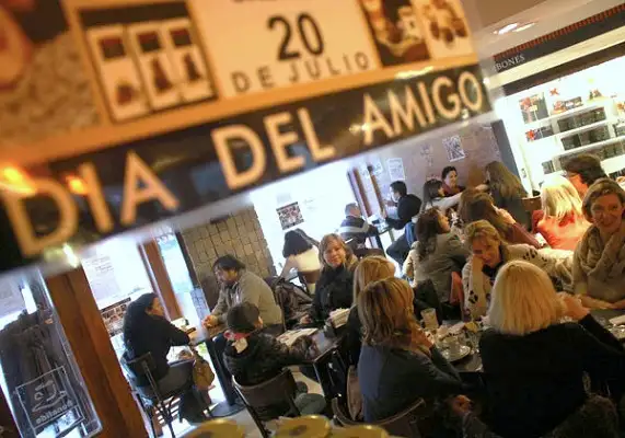 Con promociones especiales, los comerciantes convocan a festejar el Día del Amigo  