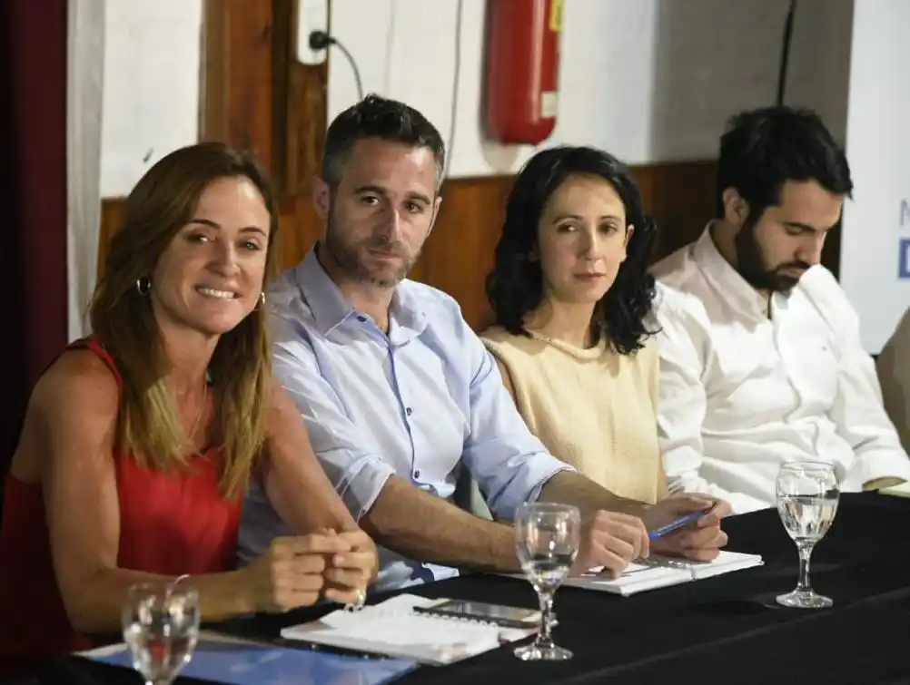 Tolosa Paz junto al Intendente Achával: ”Pilar recibirá $53 millones en Tarjeta AlimentAR”