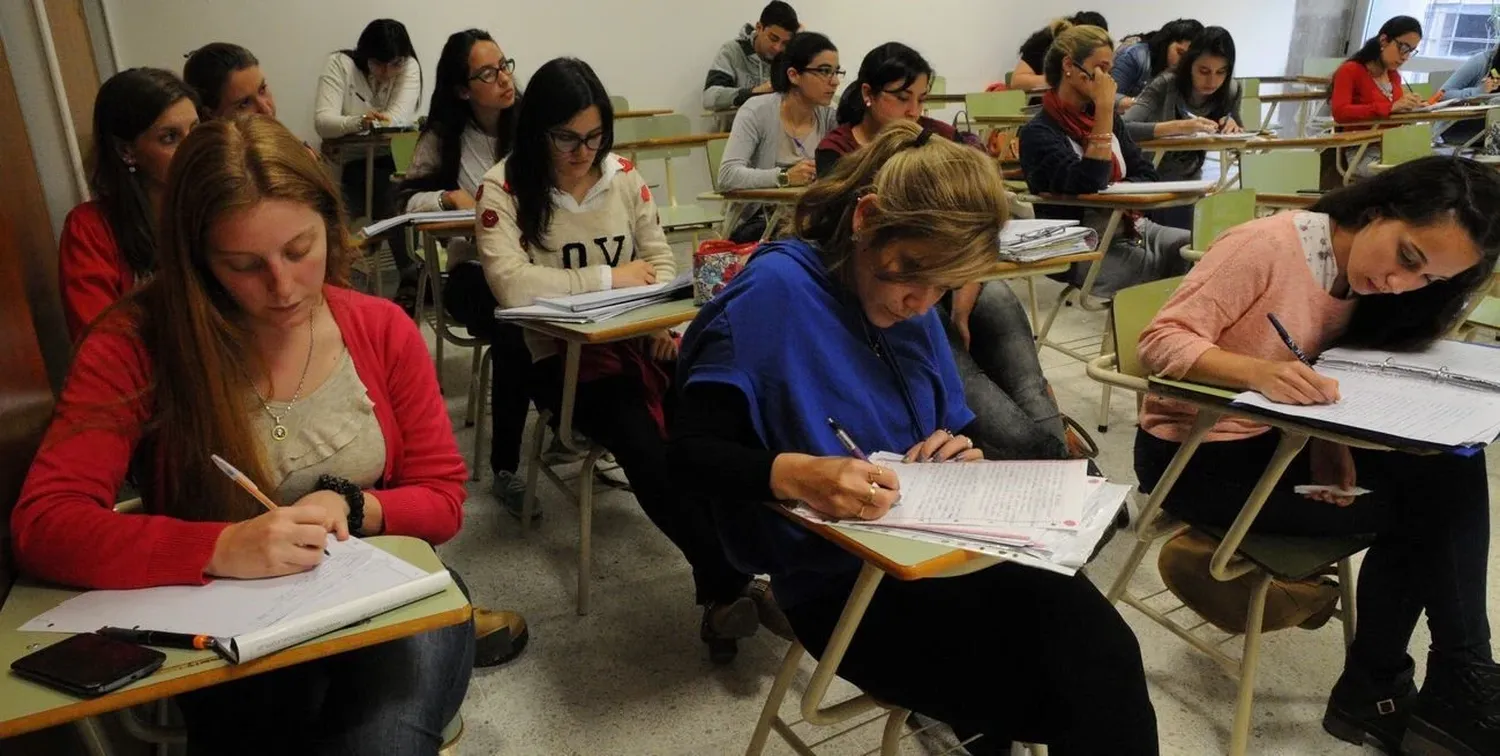 La ansiedad ayuda a empezar a mirar con tiempo la materia, aumenta la capacidad de creatividad, comprensión, evocación y es buena al momento de rendir, entre otros aportes al alumno. Foto: Luis Cetraro