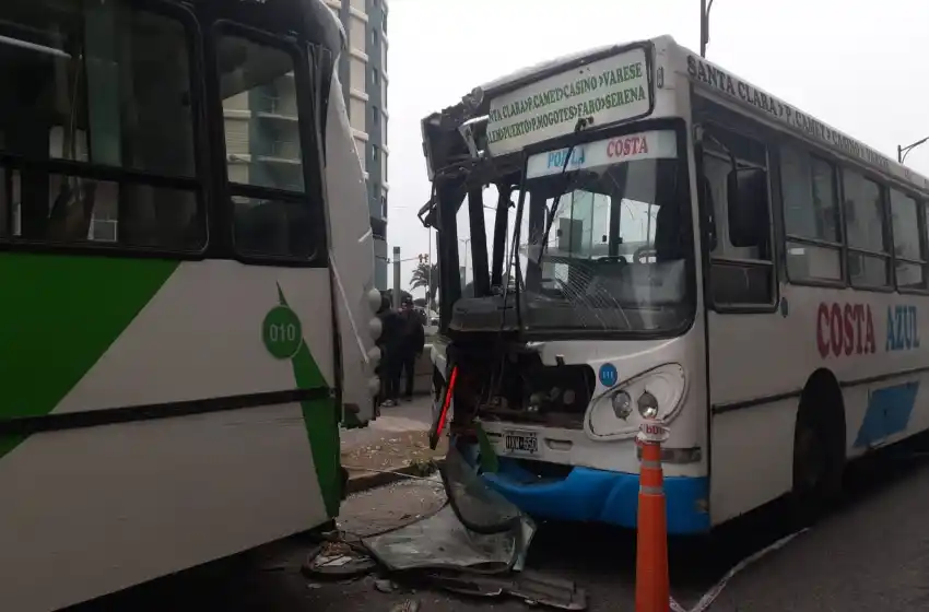 Choque de colectivos en Corrientes y Diagonal Alberdi Sur: cinco heridos