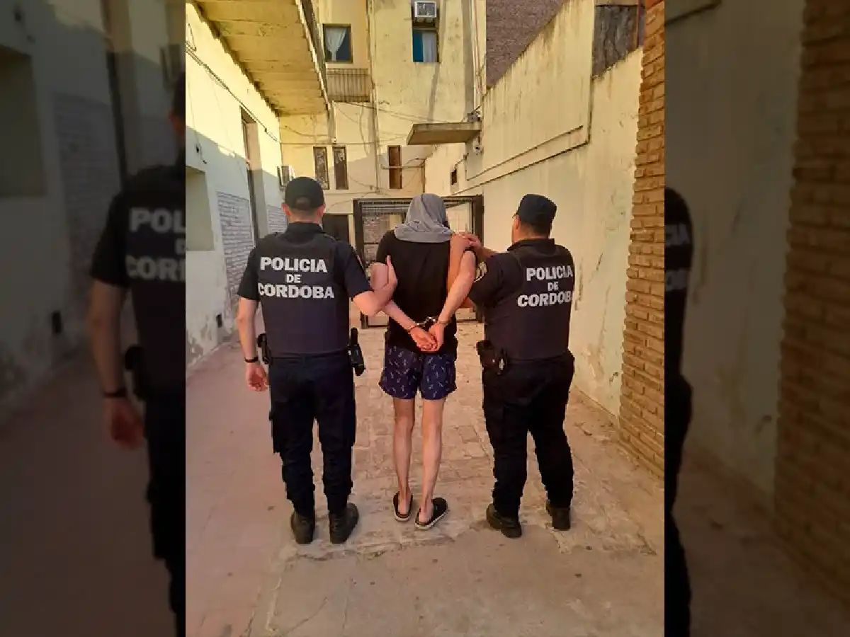 Dos jóvenes fueron detenidos por asaltar un kiosco de barrio Jardín 