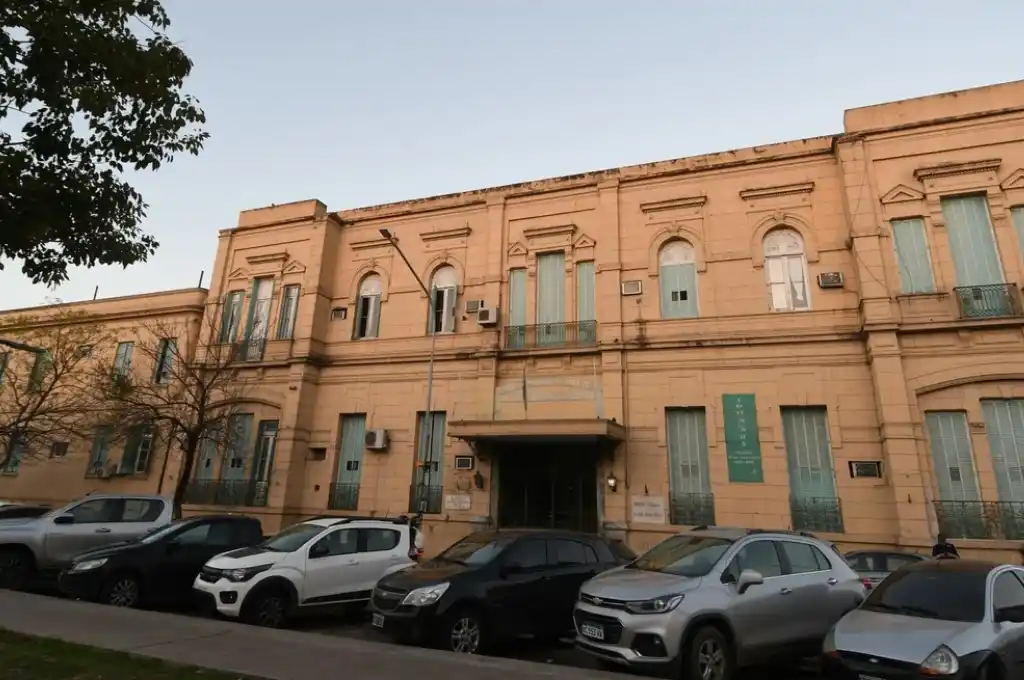 El episodio ocurrió en los pasillos del Hospital Cullen.Créditos: Manuel Fabatia