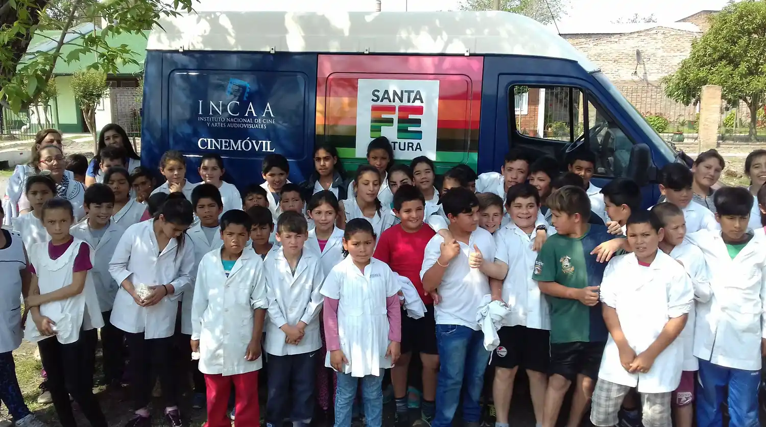El Cine Móvil de la provincia se presentará en Recreo, Rincón, Maciel y Susana