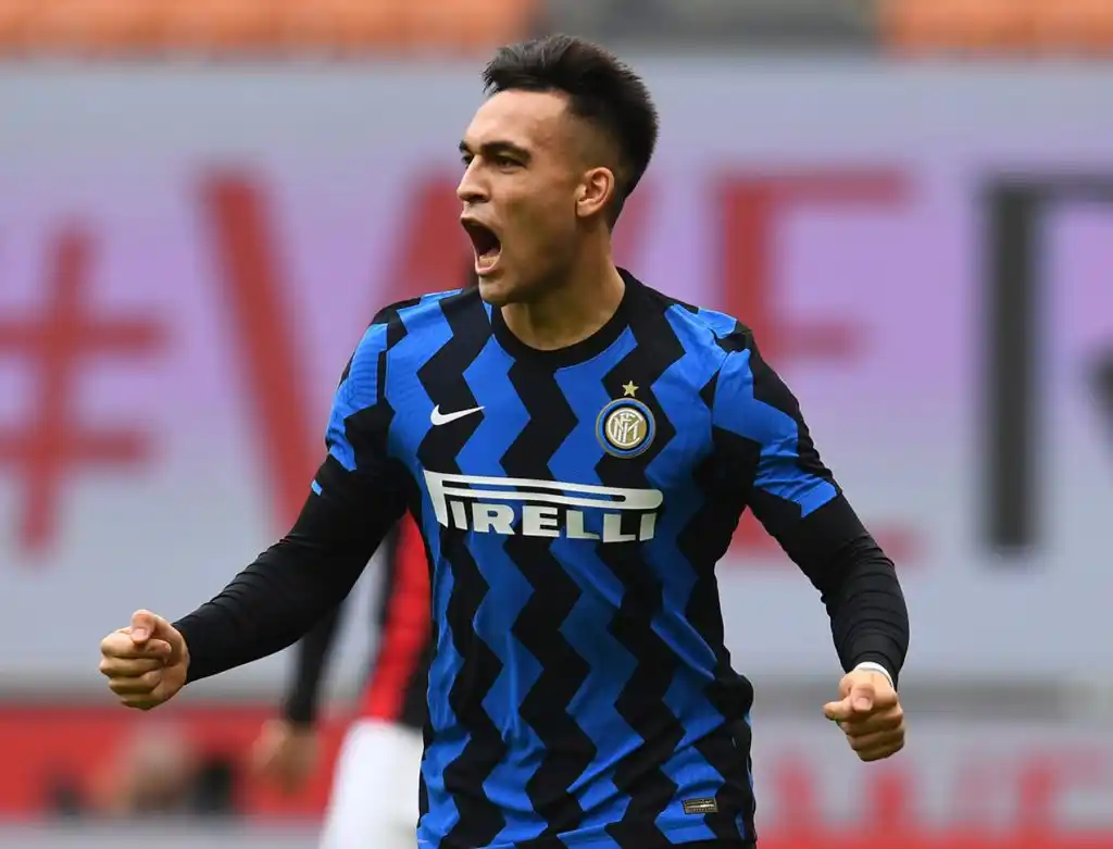 Lautaro Martínez aportó dos goles para ganar el clásico
