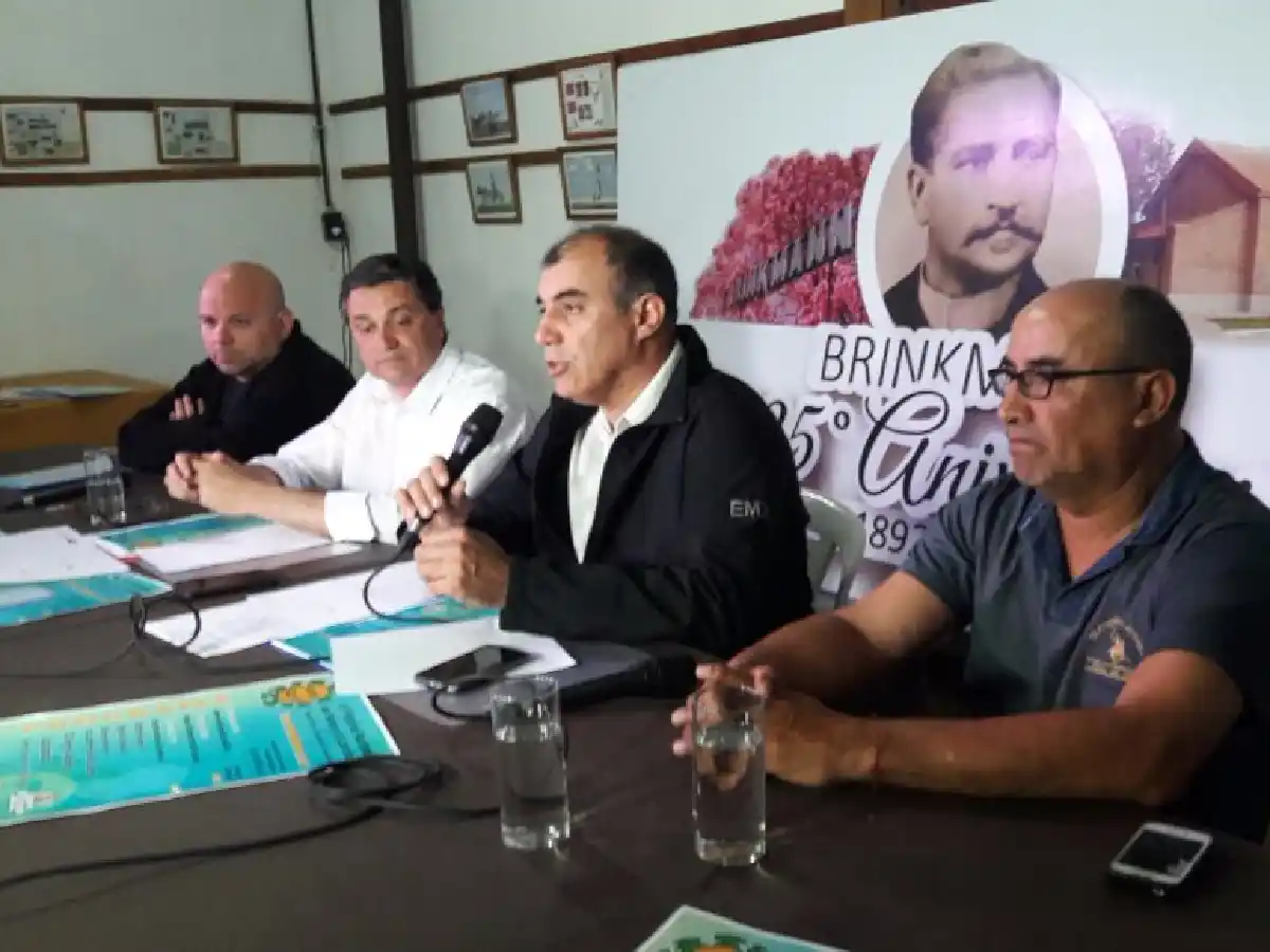 Con novedades, Brinkmann presentó el 14º Festival del Humor y la Canción   