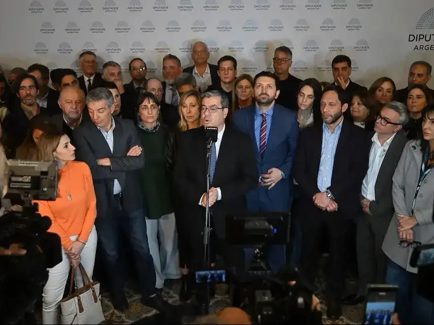 Diputados: la oposición convocó una sesión para derogar el DNU 70 y también tratarán endeudamiento y discapacidad